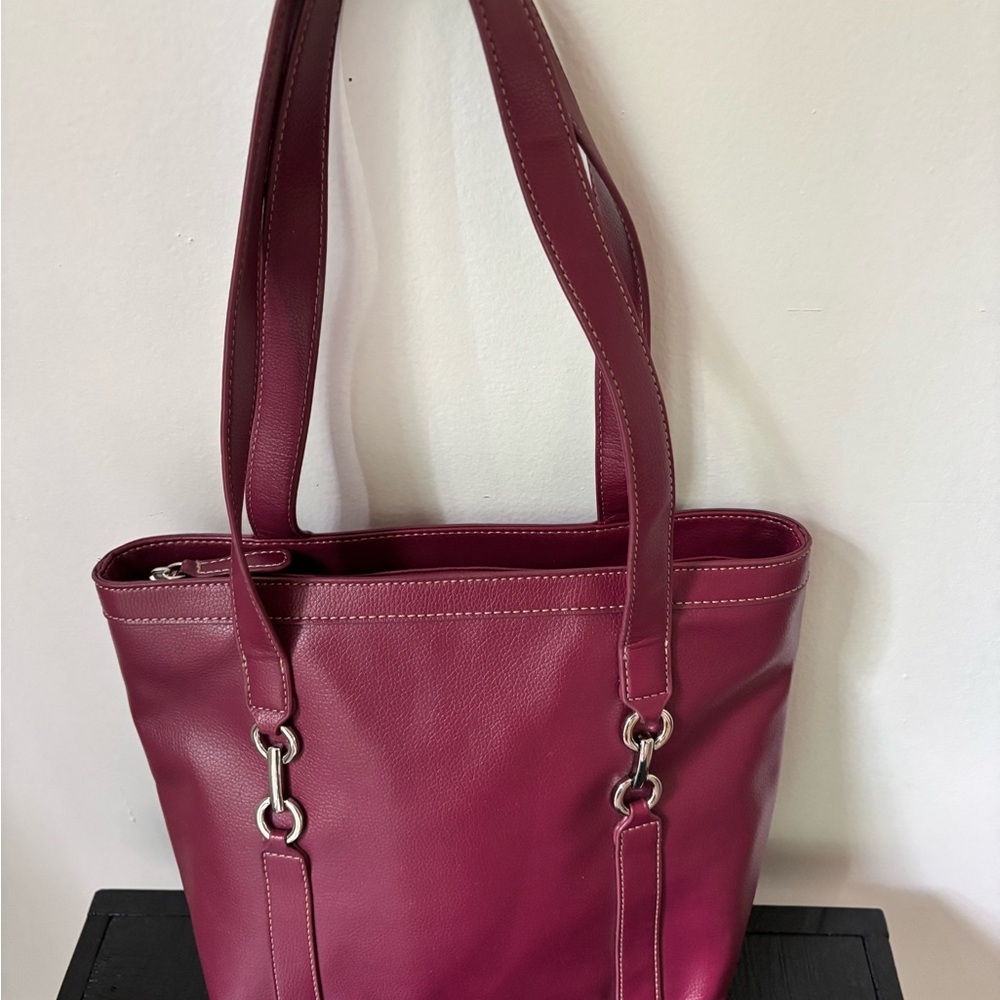 Croft & Barrow Woman's Faux Leather Tote Bag
$38.50
 Leather Tote Bag